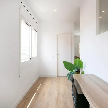Apartman With 3 Bedrooms Cornellà de Llobregat