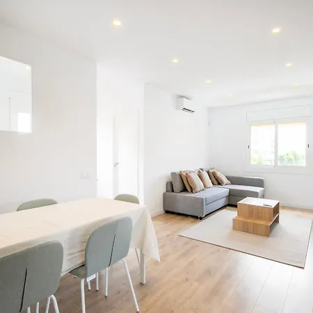 With 3 Bedrooms * Cornellà de Llobregat