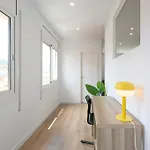 With 3 Bedrooms شقة