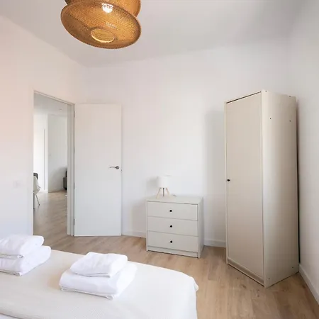 Διαμέρισμα With 3 Bedrooms *