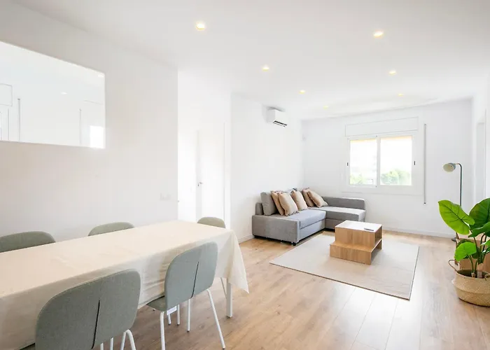 With 3 Bedrooms * Cornellà de Llobregat