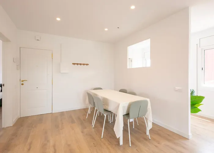 With 3 Bedrooms Διαμέρισμα *
